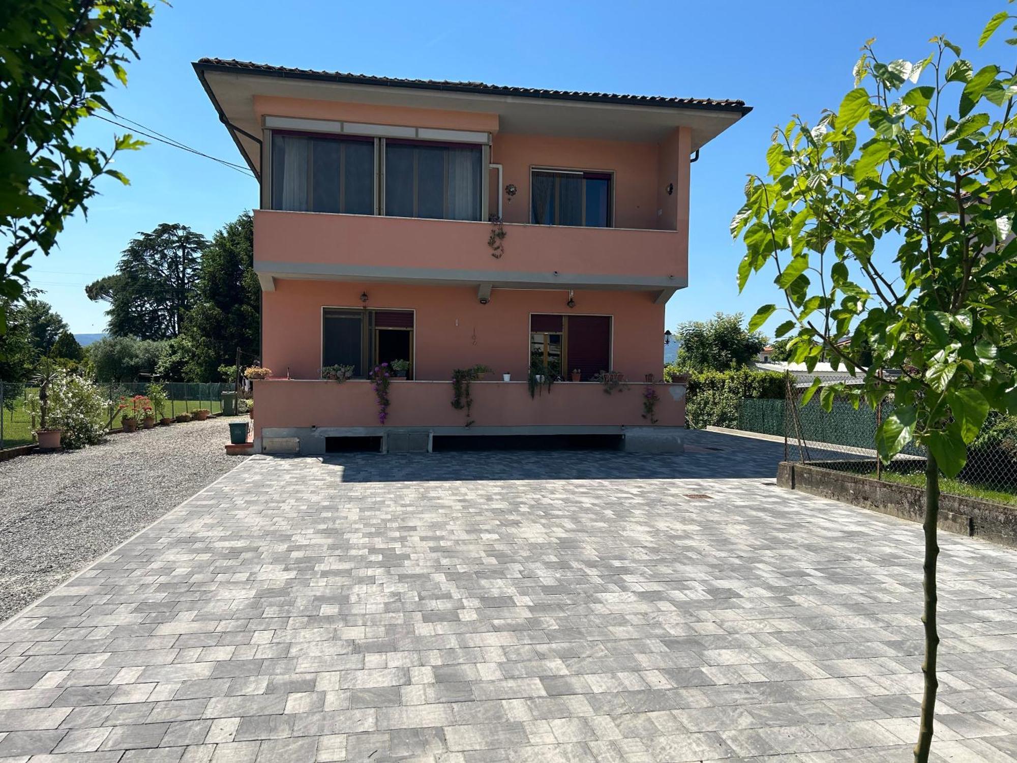 Albi'S House,Terrazza ,Wi-Fi, Parcheggio, Ac Lucca Exterior foto